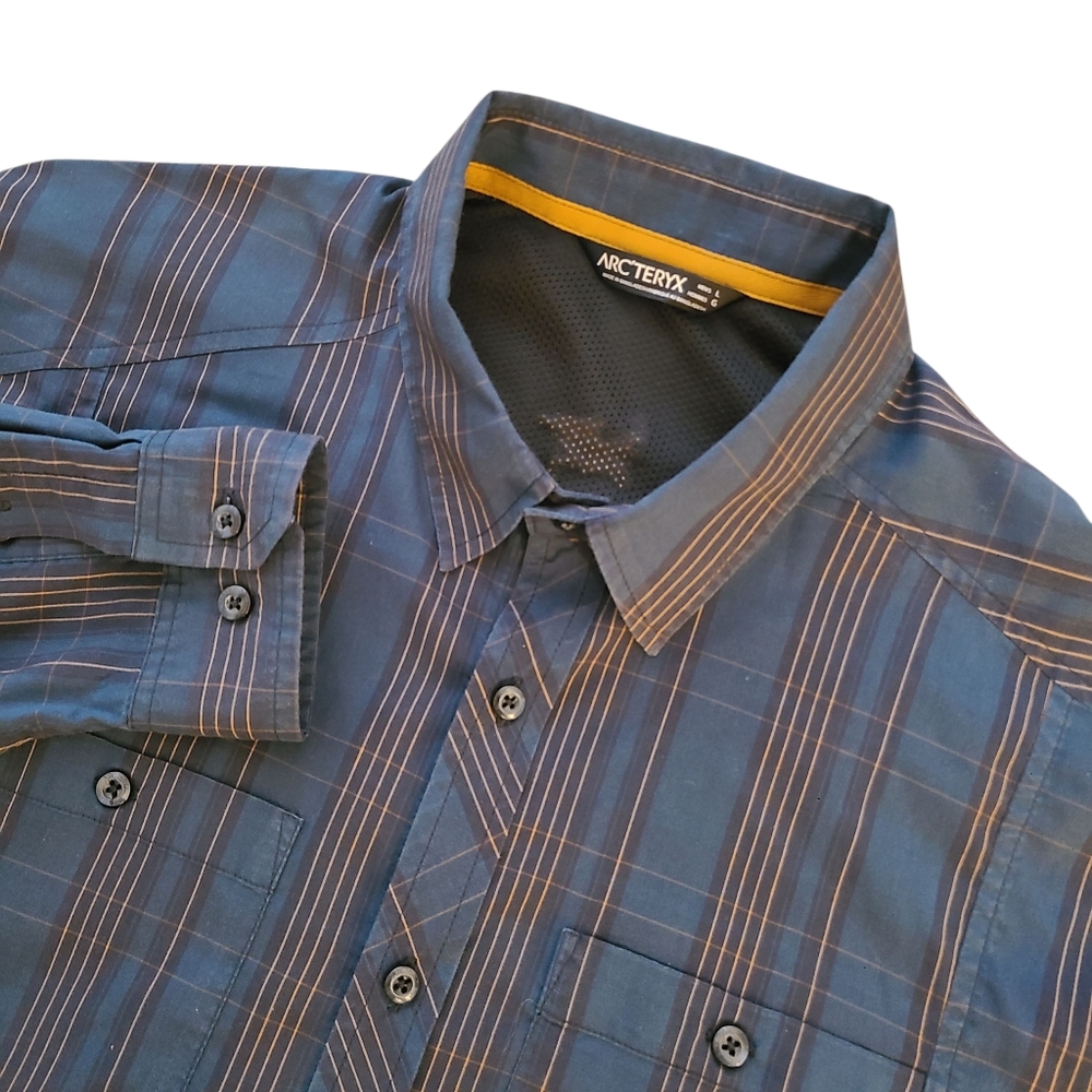 Arcteryx Men's Large Navy & Gold Plaid Long Sleeve Button Up Hiking Shirt